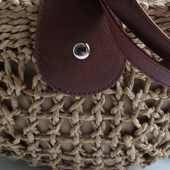 Straw Crossbody Chic Hollow Out. NWT - Picture 14 of 16